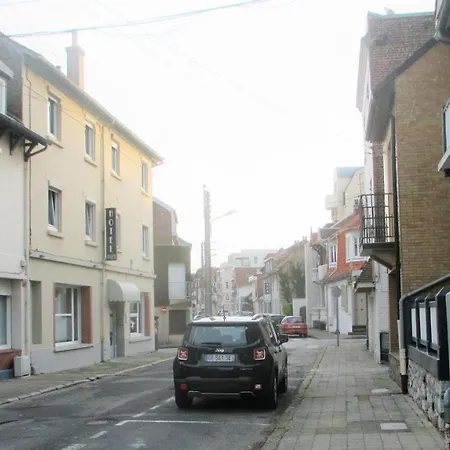 Les Paillettes Apartment