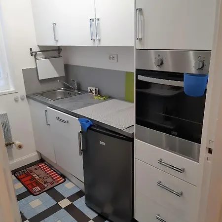 Les Paillettes Apartment *